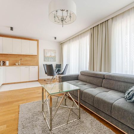 Apart111 Apartament Rodzinny 3 Pokoje - 2 Sypialnie- Sauna, Silownia Kołobrzeg Exteriör bild