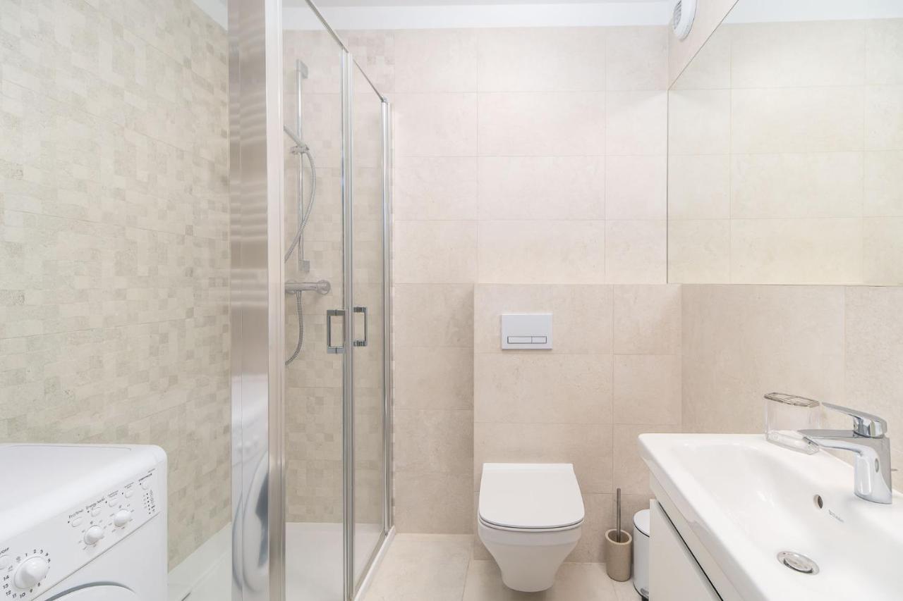 Apart111 Apartament Rodzinny 3 Pokoje - 2 Sypialnie- Sauna, Silownia Kołobrzeg Exteriör bild