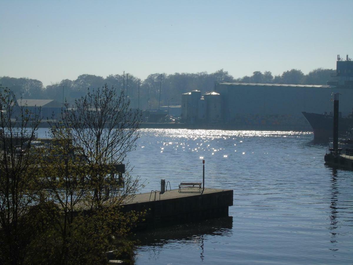 Apart111 Apartament Rodzinny 3 Pokoje - 2 Sypialnie- Sauna, Silownia Kołobrzeg Exteriör bild
